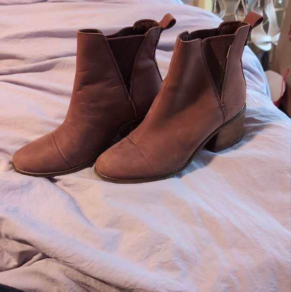 Toms Shoes - Toms Esme Red Suede Booties 7.5